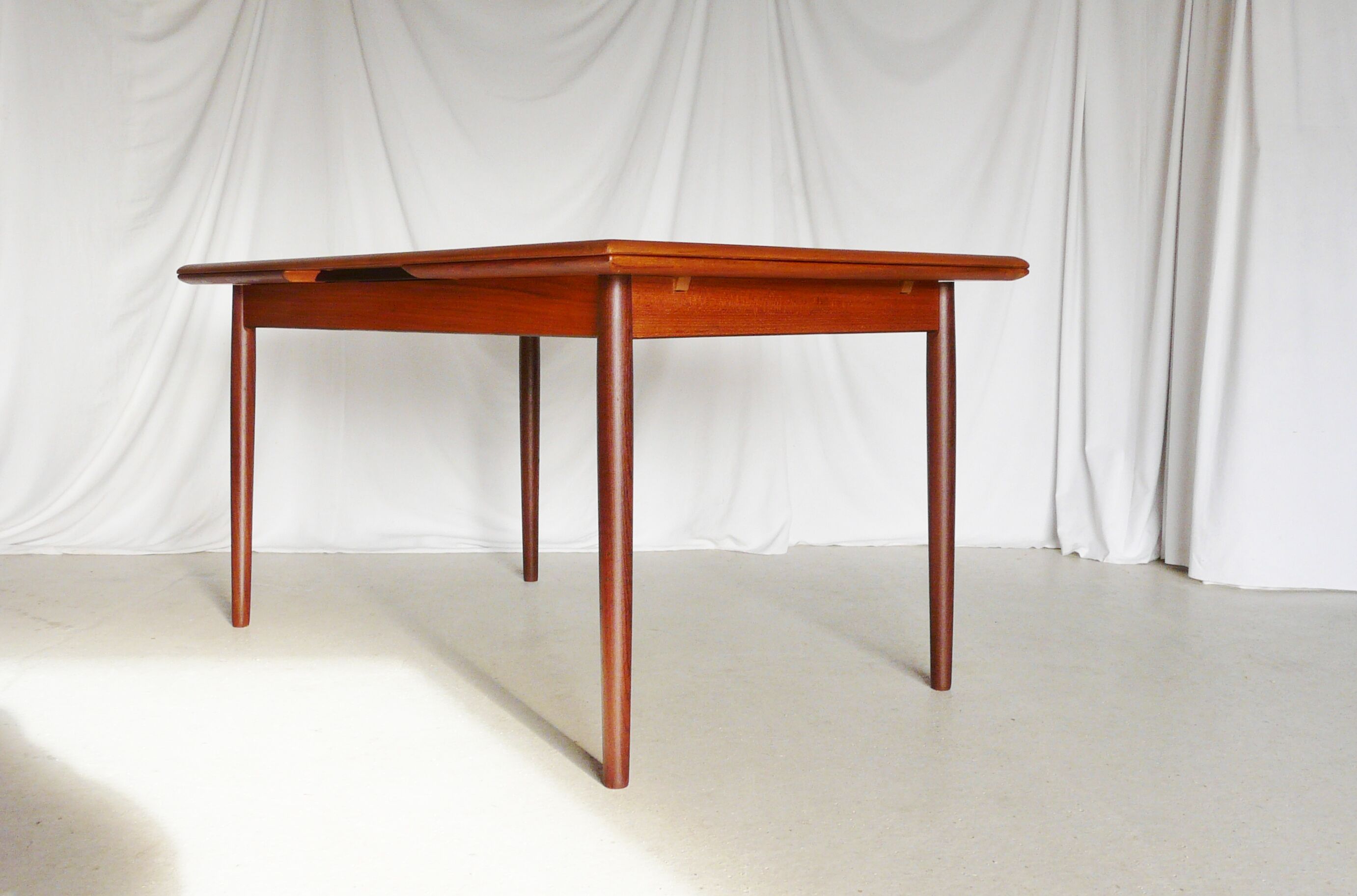 Danish teak H.P. Larsen extensible table