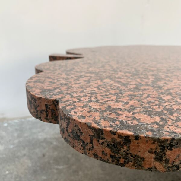 Table basse granit et fer forgé martelé