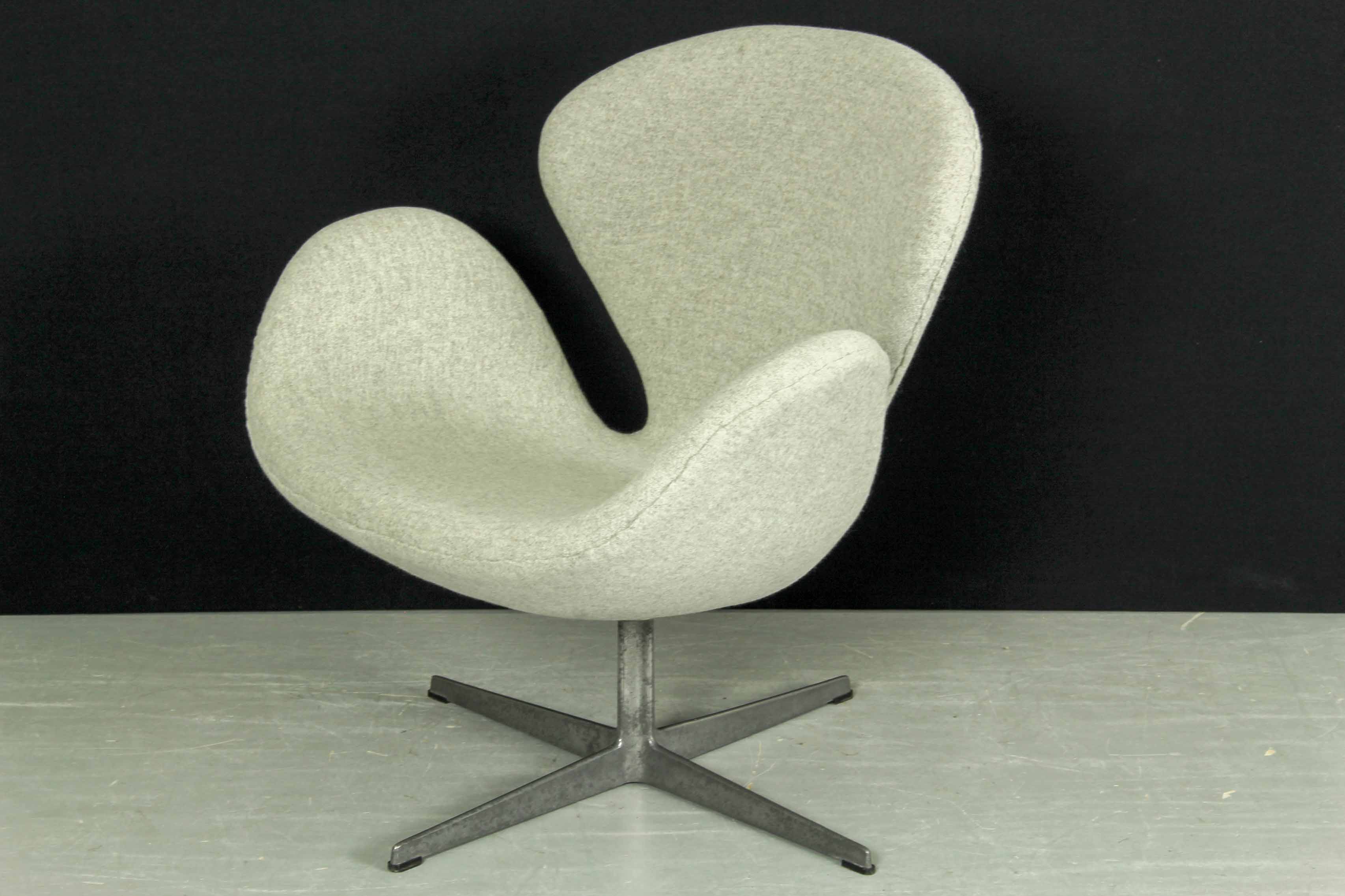 Svanen or Swan Chair by Arne Jacobsen for Fritz Hansen, 1960s