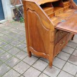 Louis xv period transitional walnut slant-front desk from the louis xvi era, 18th century