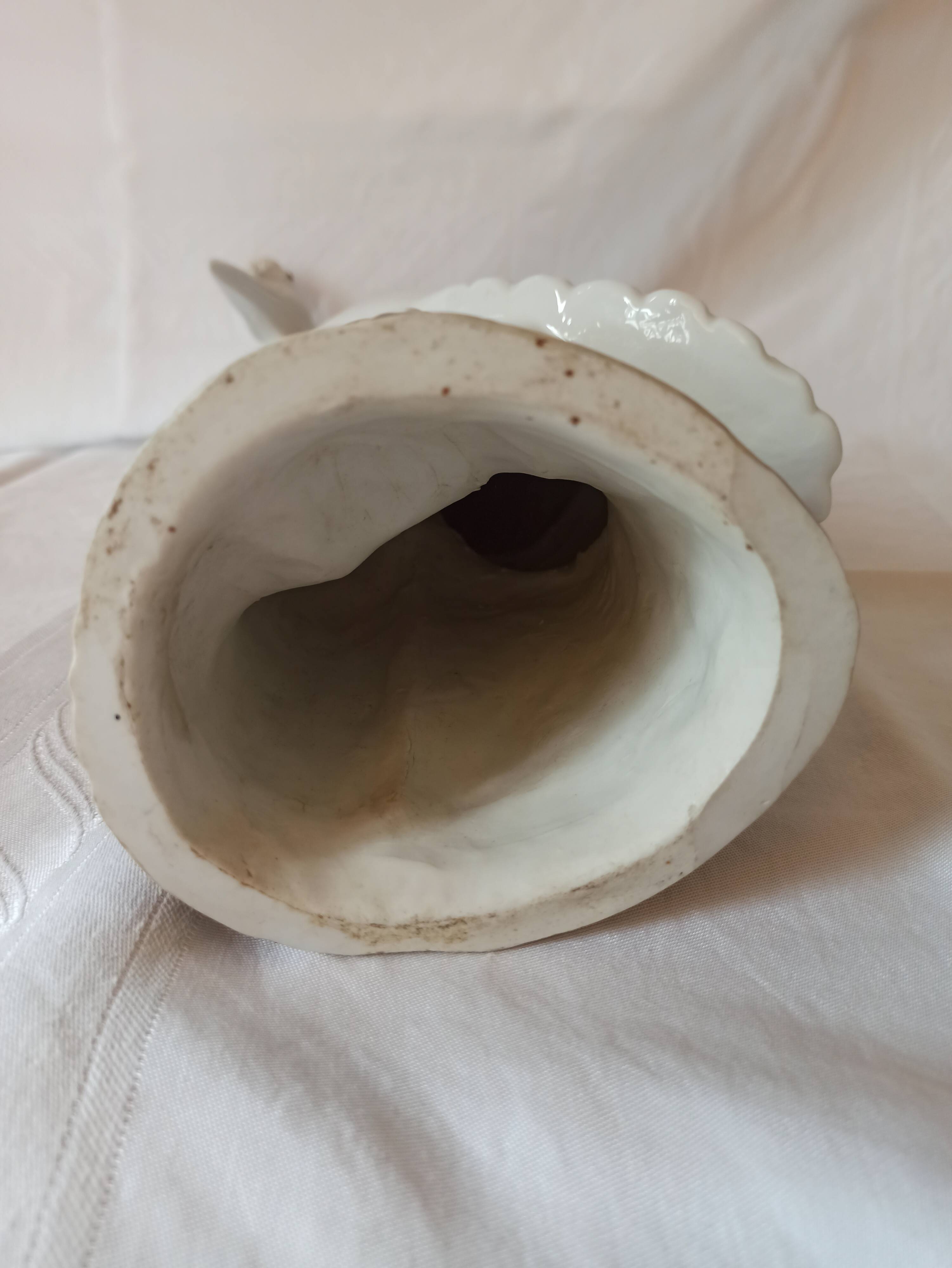 Chinese porcelain crane figurine