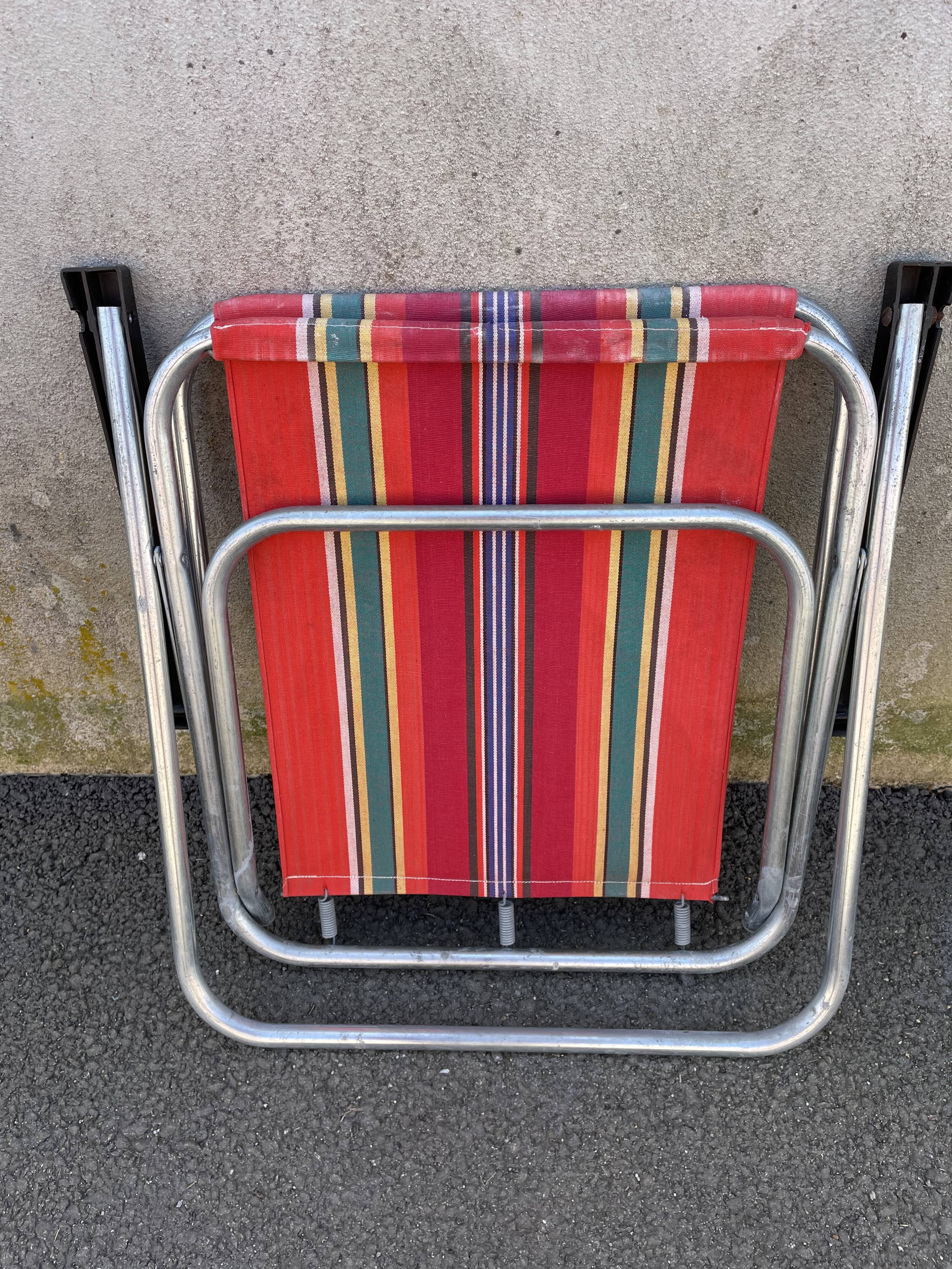 Foldable camping chair