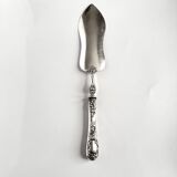Silver Fish Scoop | Rocaille Handle & Chiseled Decor