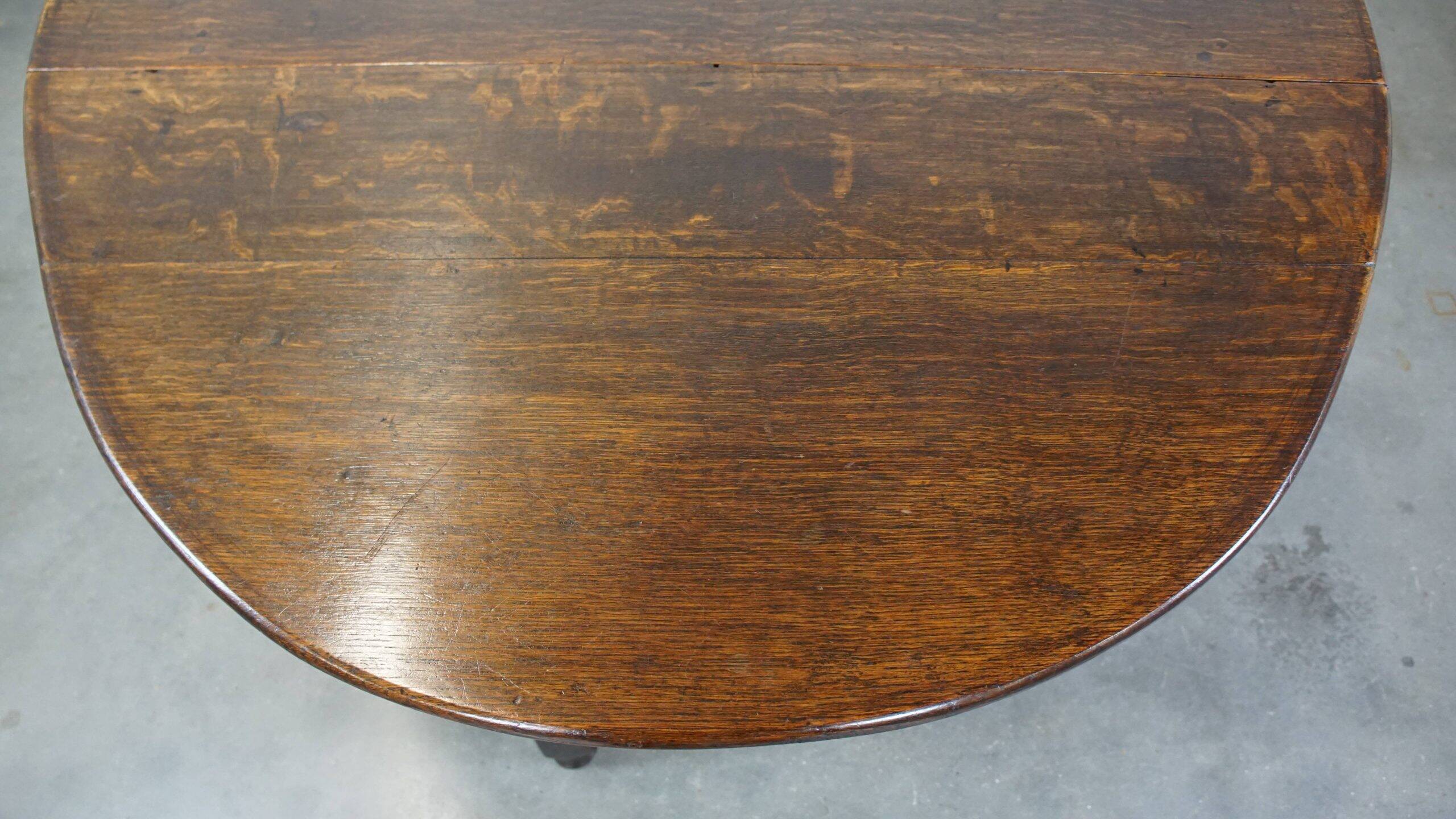 Very beautiful antique English oak gateleg table with an excellent patina