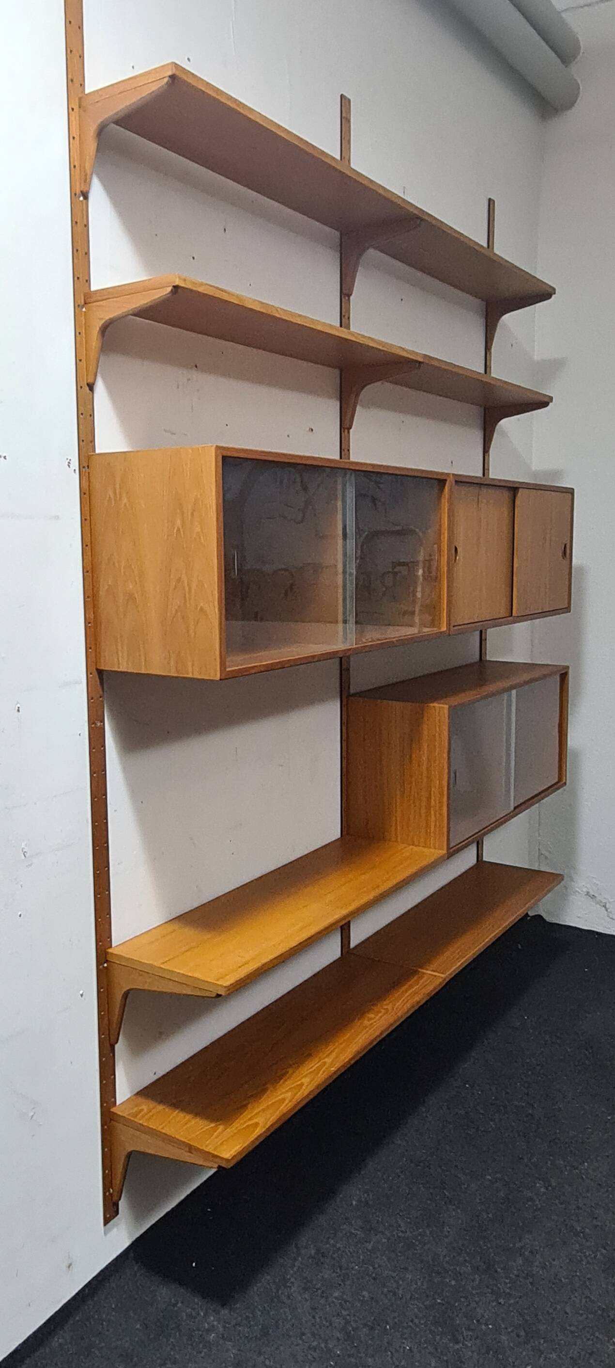 Danish wall shelf HG mobel