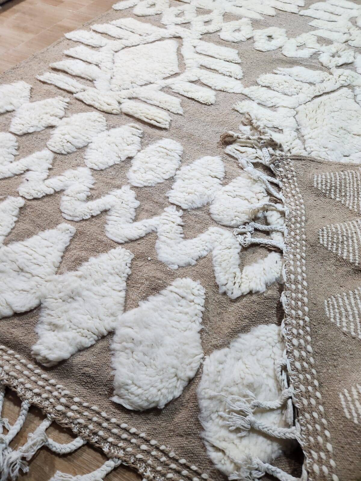 Berber rug with natural geometric patterns 3*2m