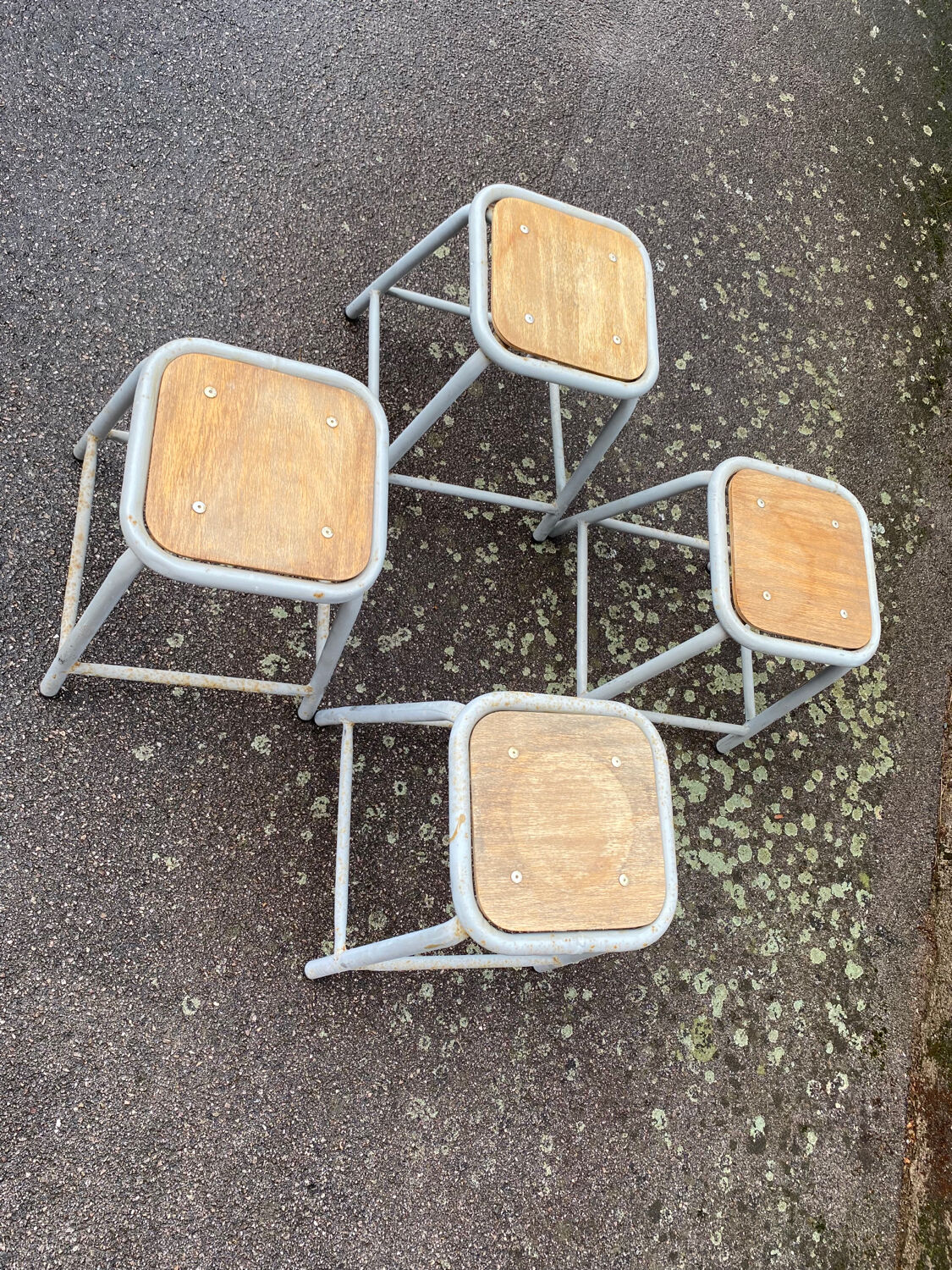 Set of 4 industrial stools