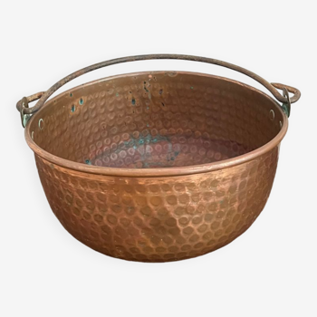 Copper basin with handle