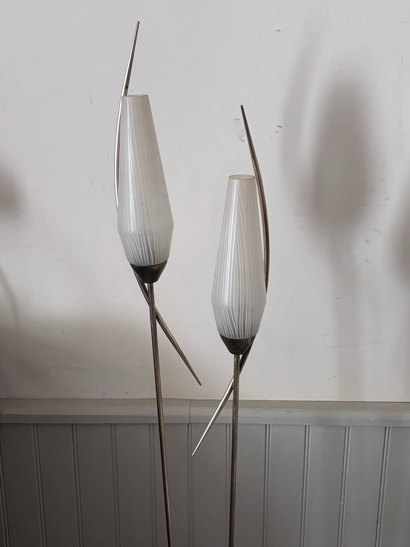 1950s Modernist Floor Lamp with Reading Light, brass and filigree glass.