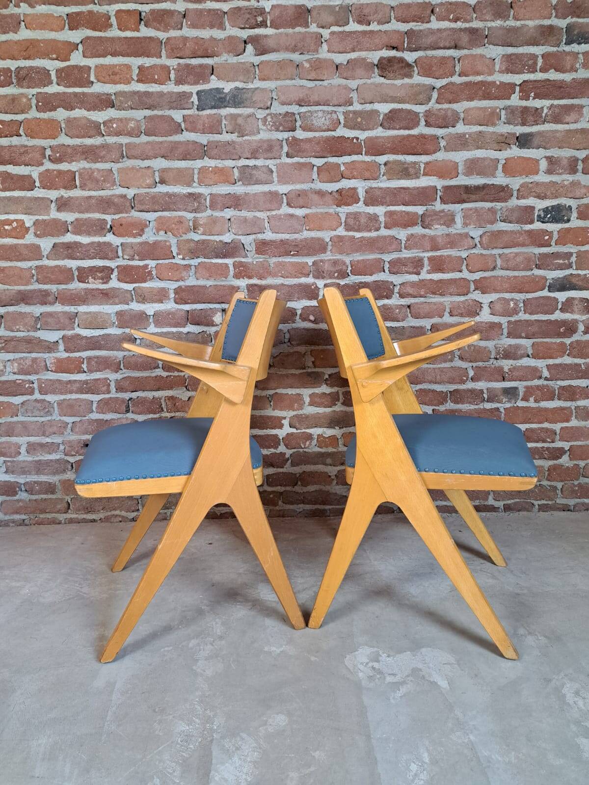Pair of "V" armchairs by Casala 1950