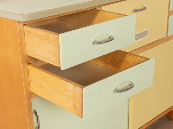 Enchantant meuble de cuisine en deux pièces des années 1950 dans des couleurs pastel typiques.