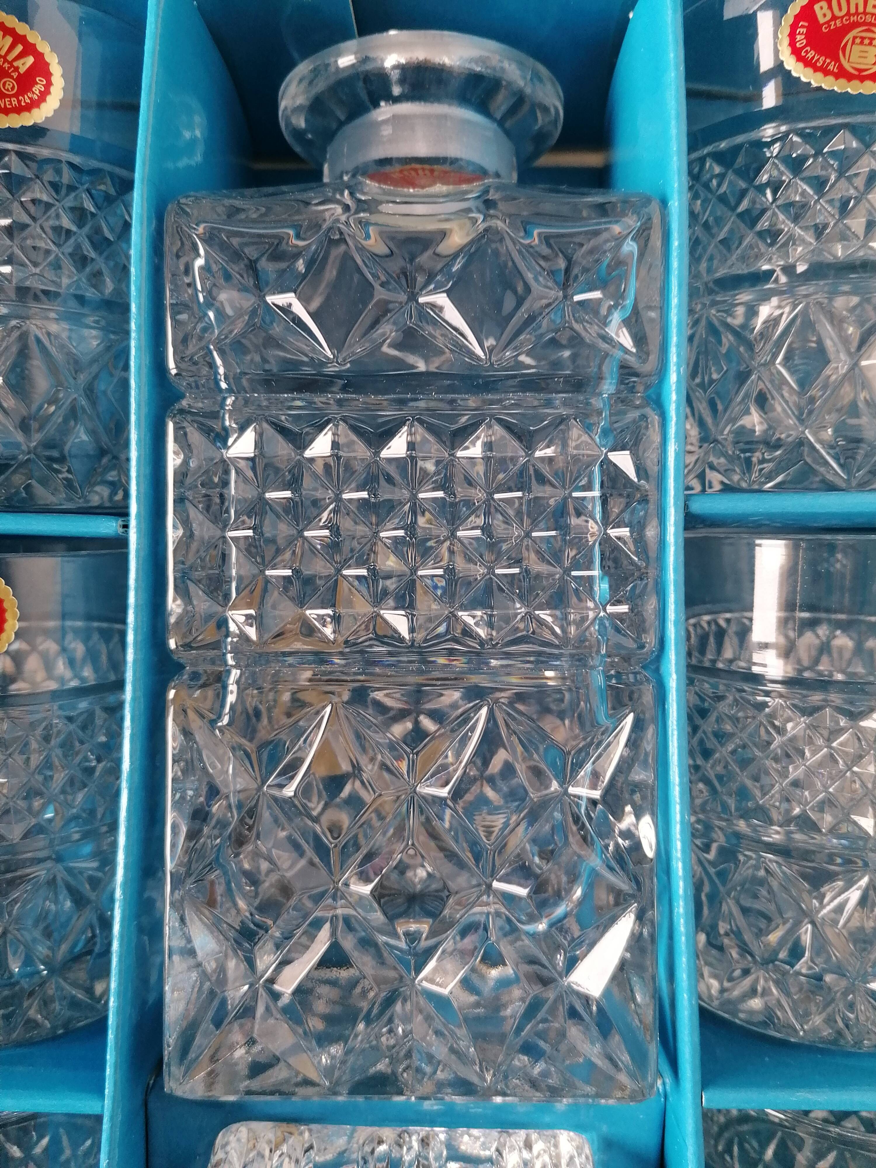 Crystal whisky service