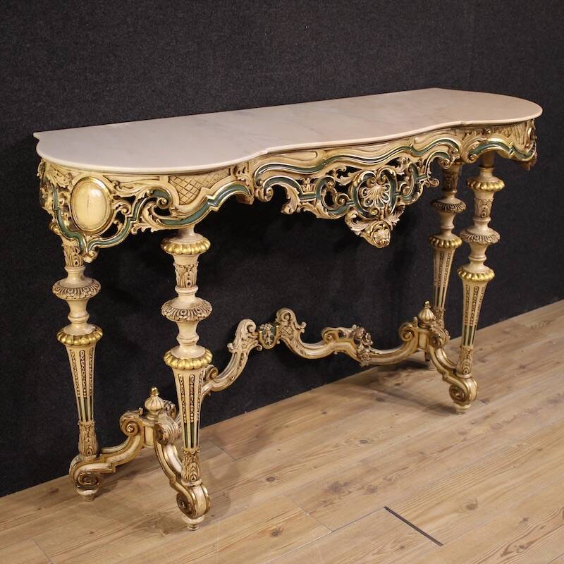 Console laquée et dorée italienne de style éclectique du 20e siècle