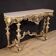 Console laquée et dorée italienne de style éclectique du 20e siècle