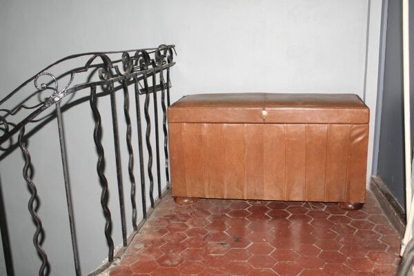 Malle, banc coffre en cuir marron