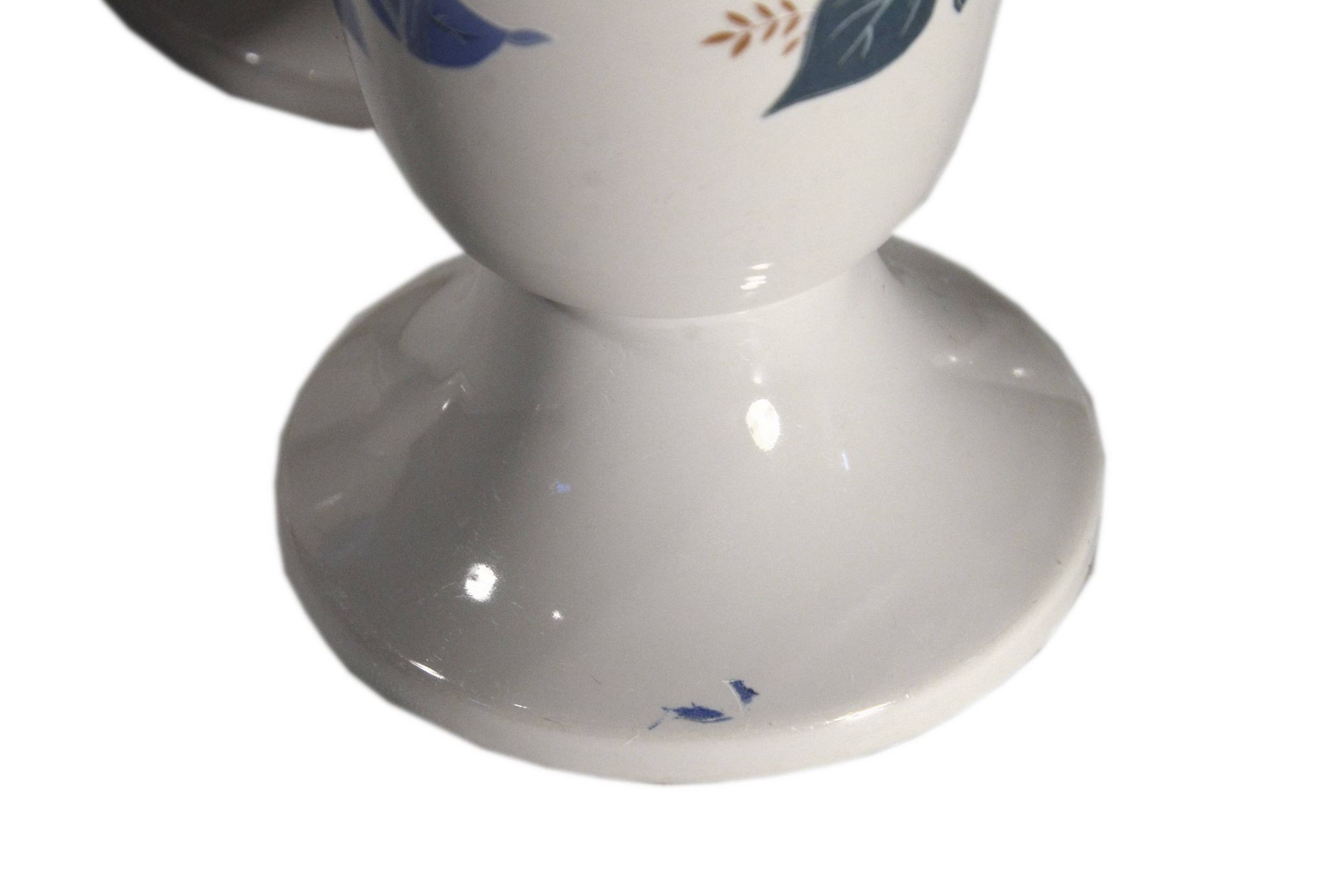 12 mazagrans vintage en faïence, décor fleuri bleu.