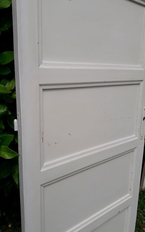 Porte vintage panneautée