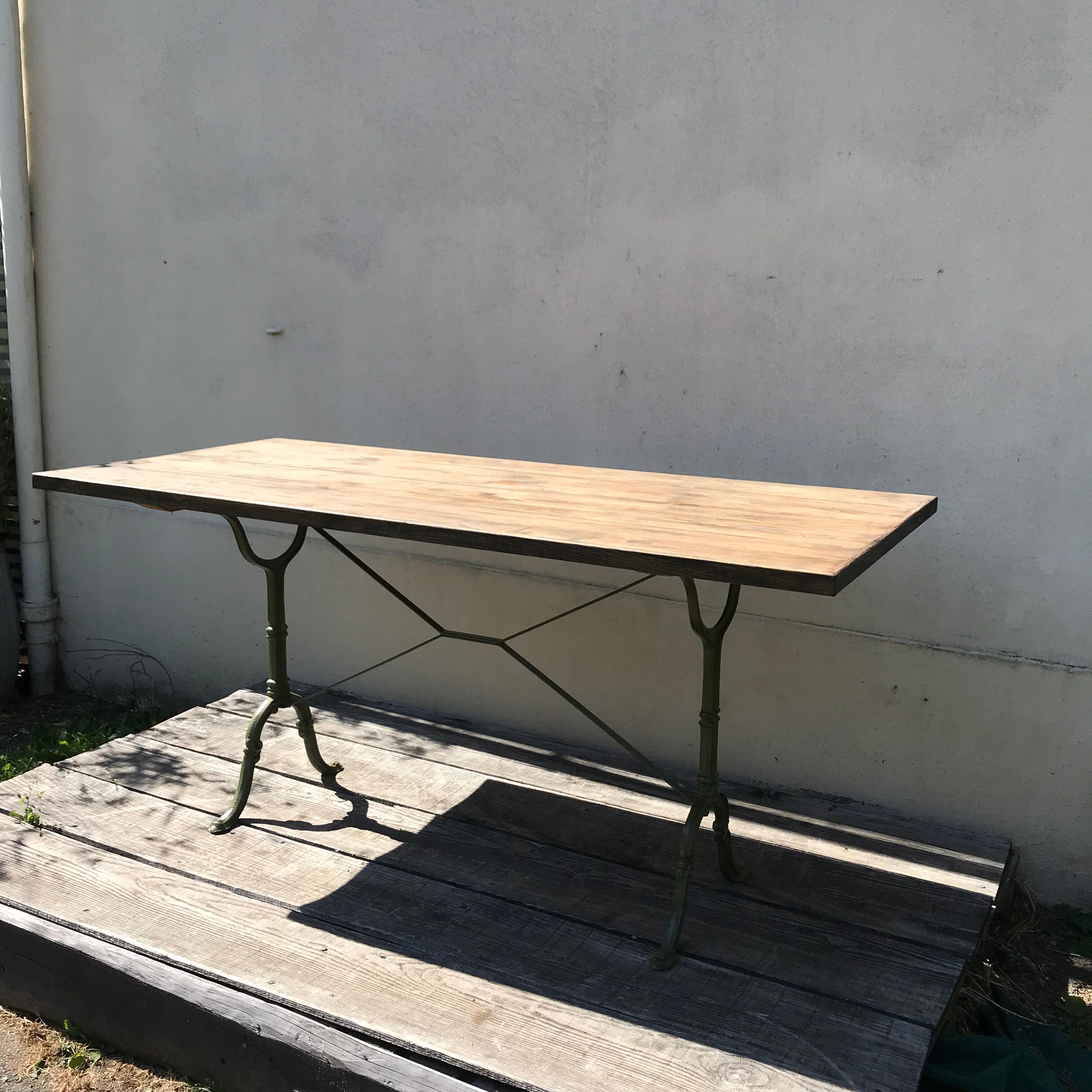 Old bistro table 6 people