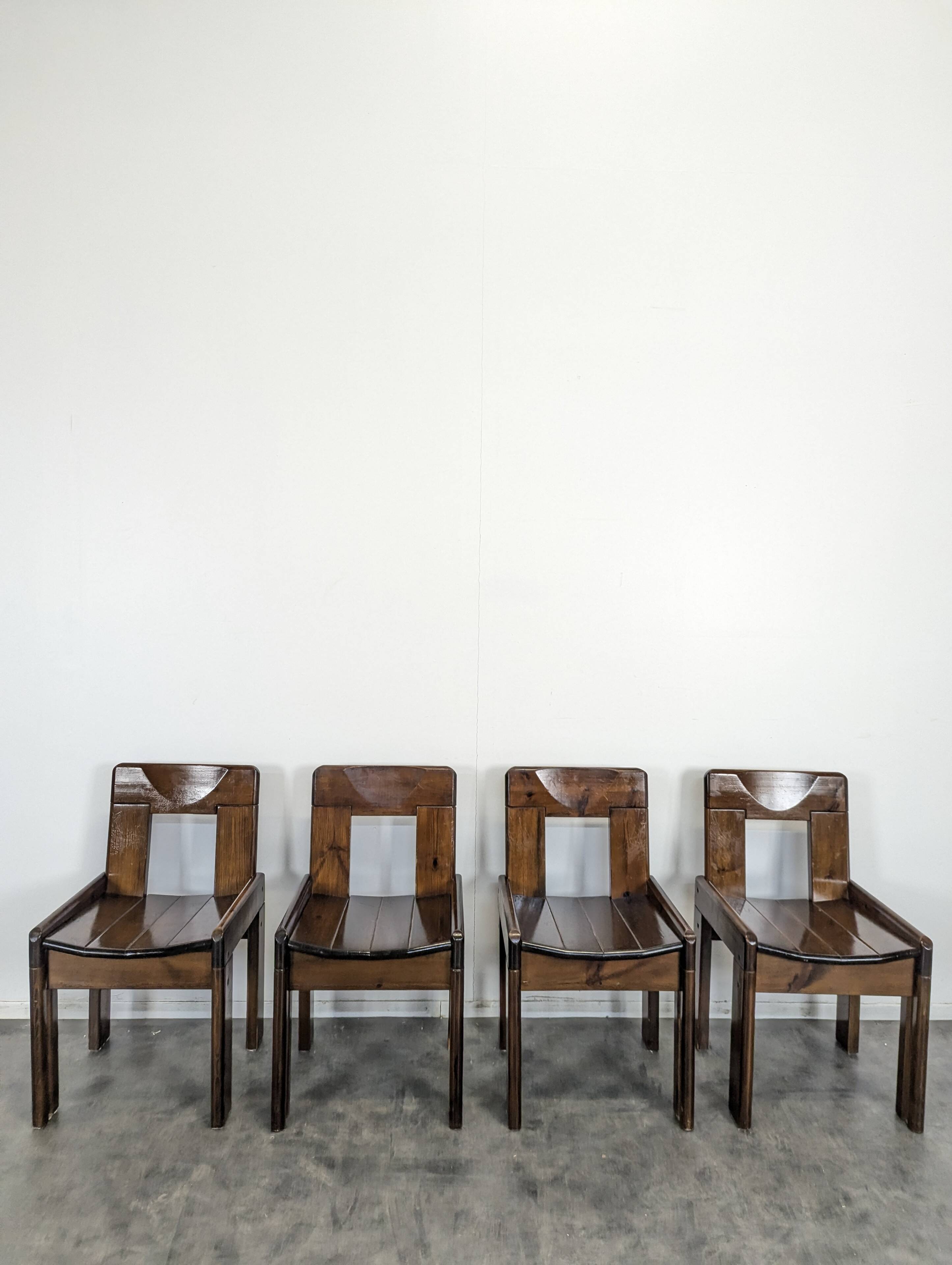 Set of 4 solid pine chairs by Silvio Coppola.