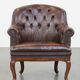 Fauteuil chesterfield anglais classique en cuir de vachette