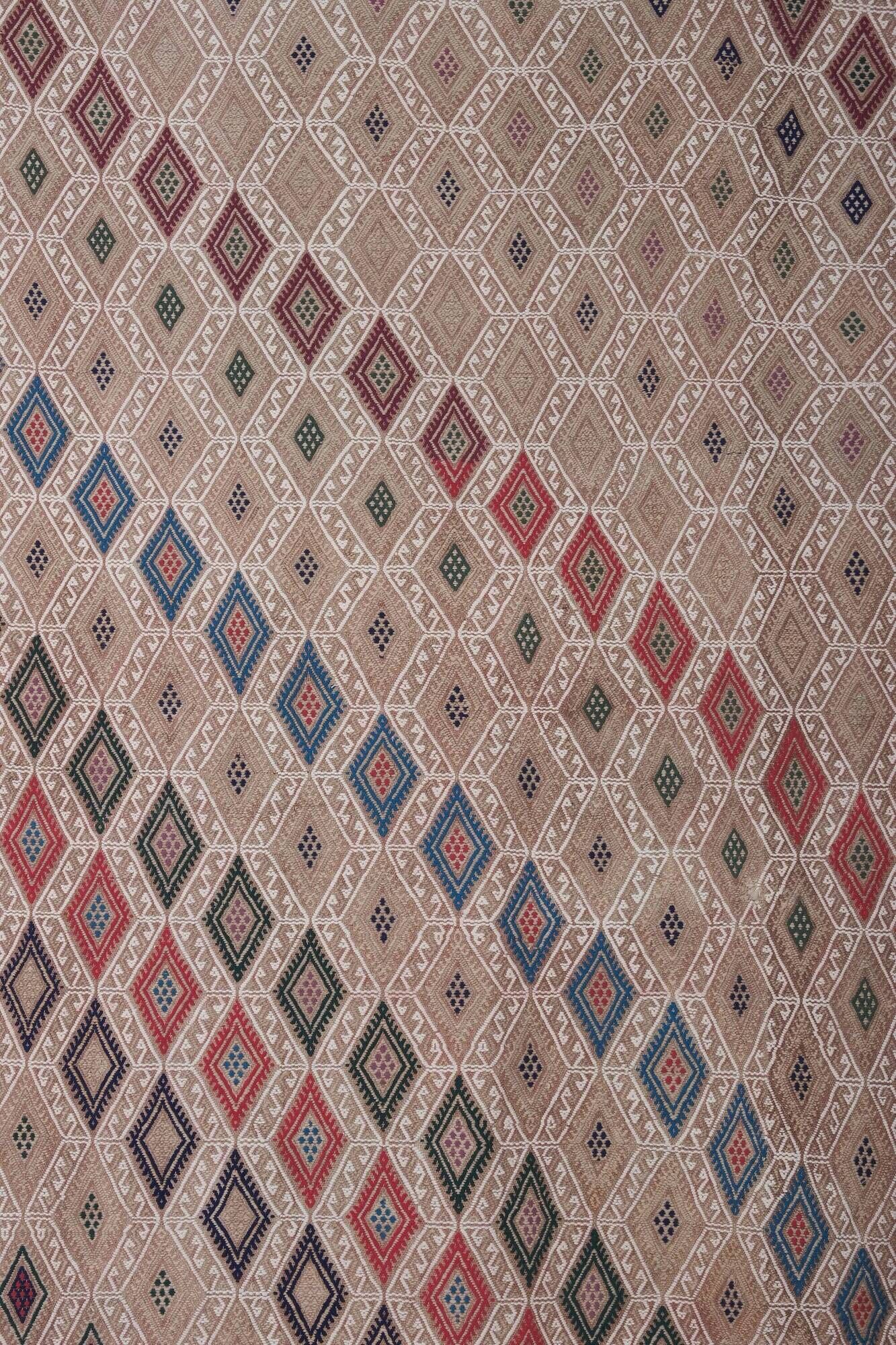 Vintage Turkish kilim, handwoven, 152x212 cm.