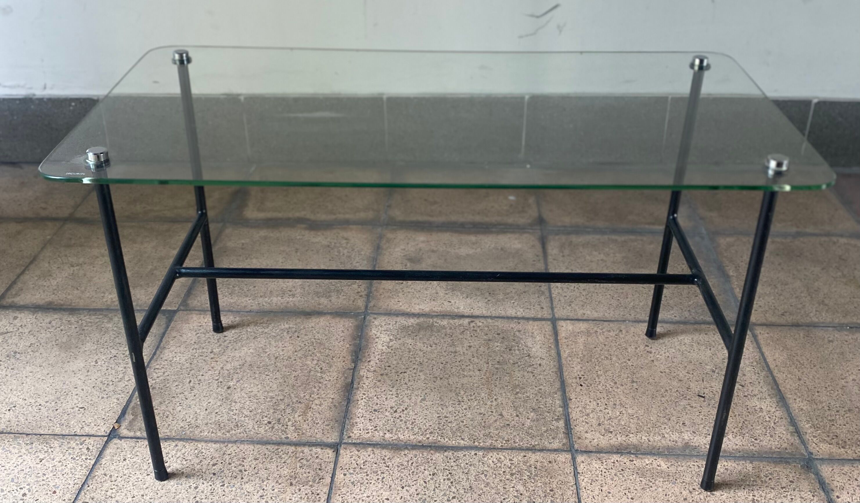 French coffee table Pierre Guariche edited by Steiner, in glass and steel