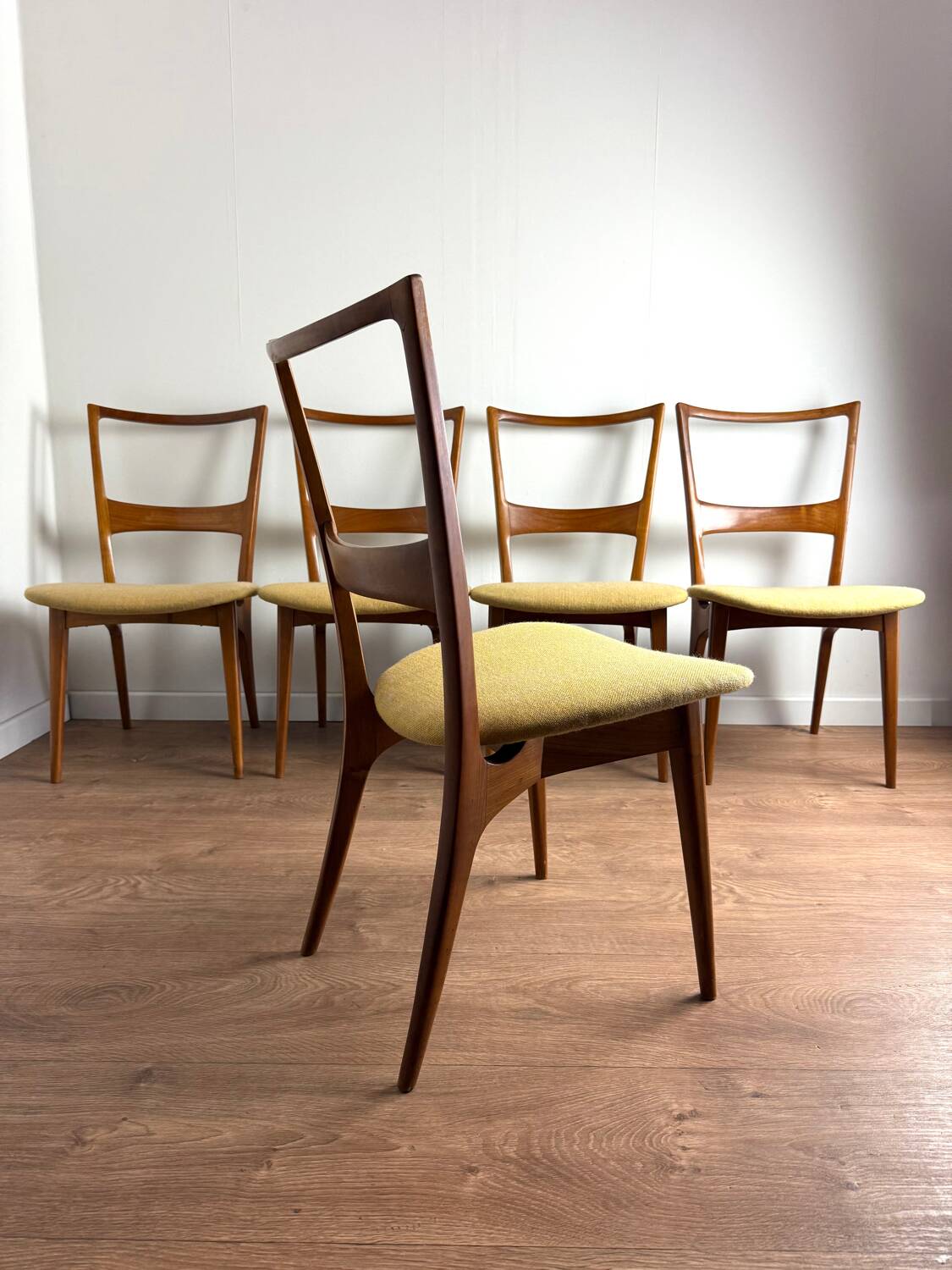Lot de 5 chaises scandinaves vintage