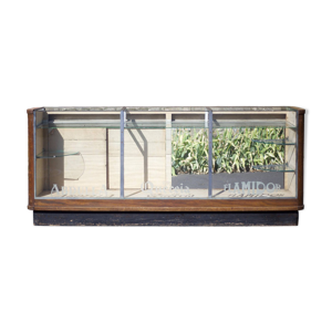 Comptoir vitrine de magasin,