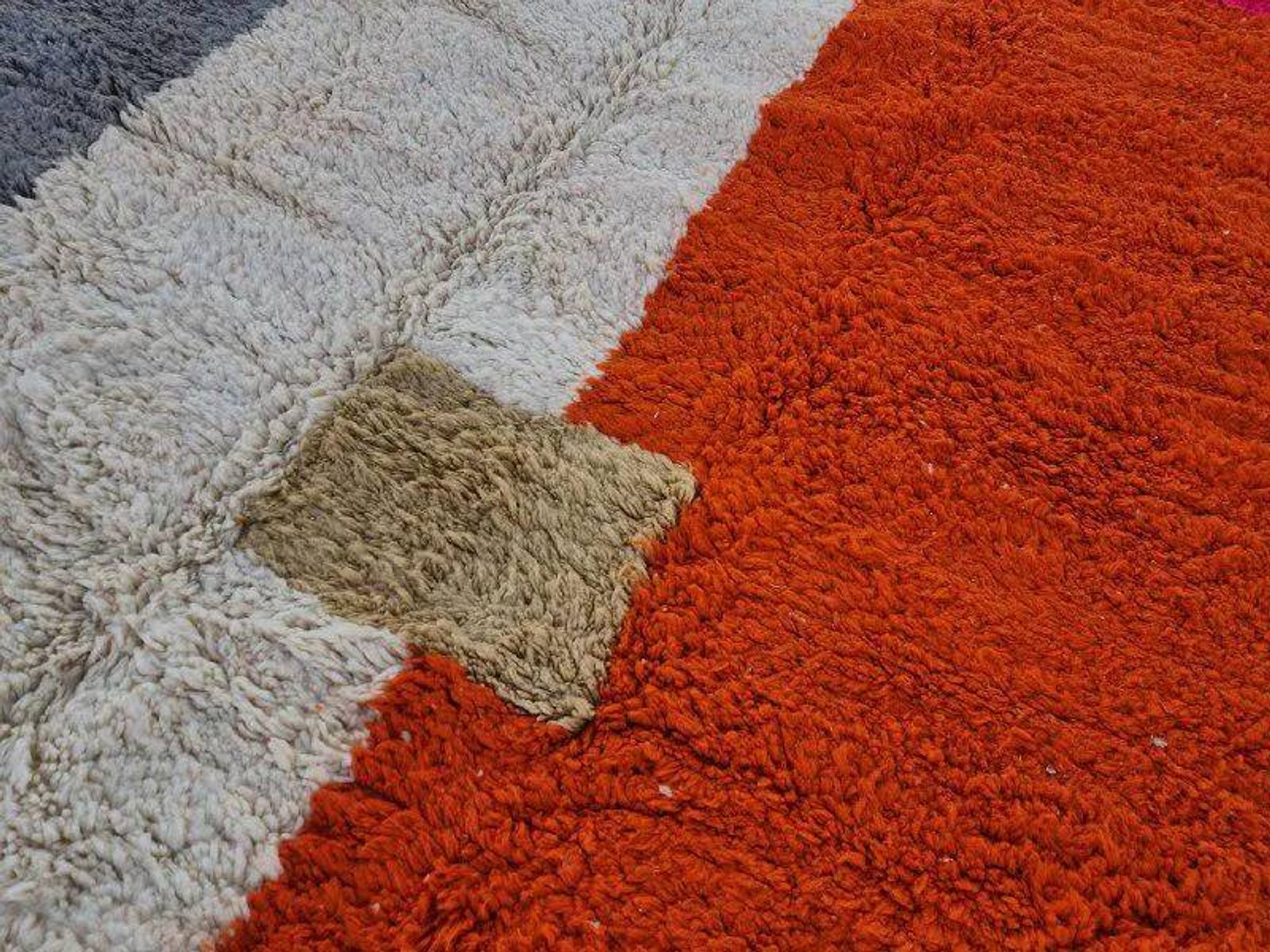 Moroccan rug in natural wool 2.5 x 1.5 m