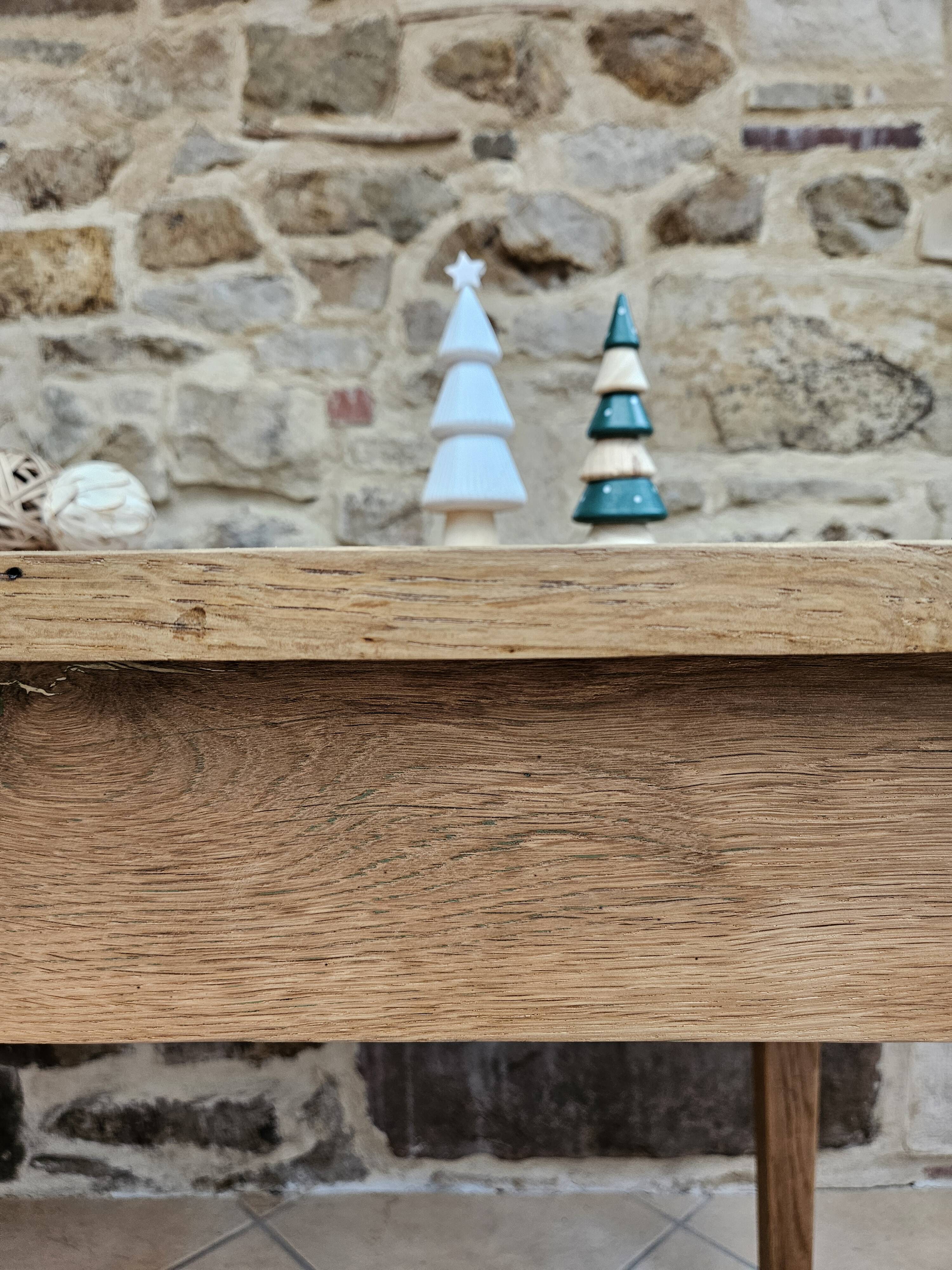 Farm table