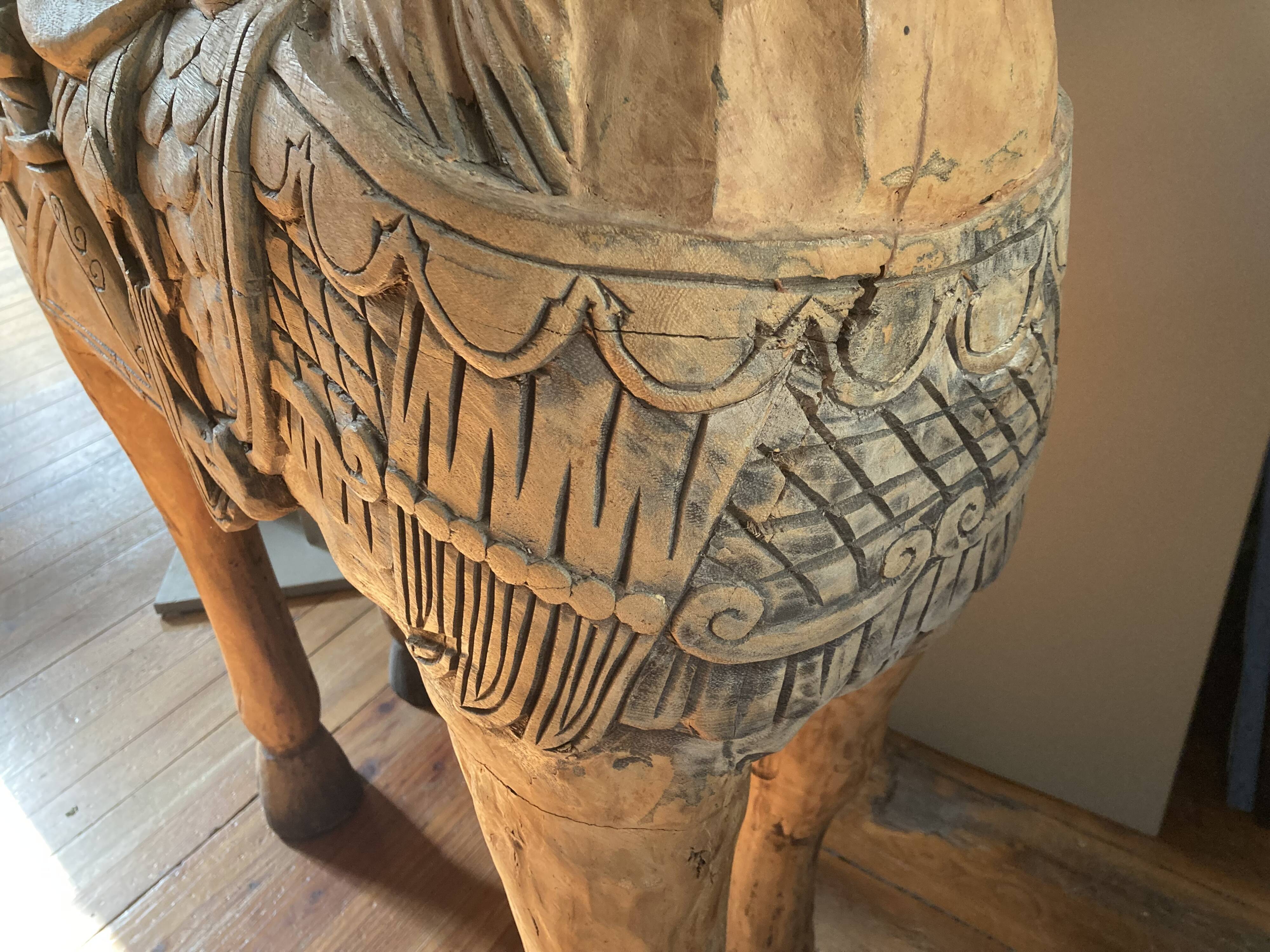 Cheval indien en bois