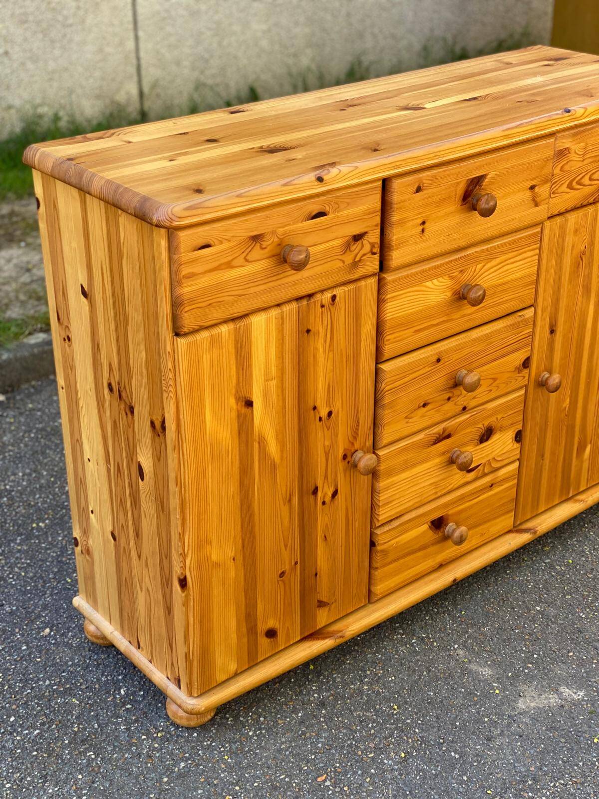 English chest of drawers, solid pine sideboard, 7 drawers and 2 doors