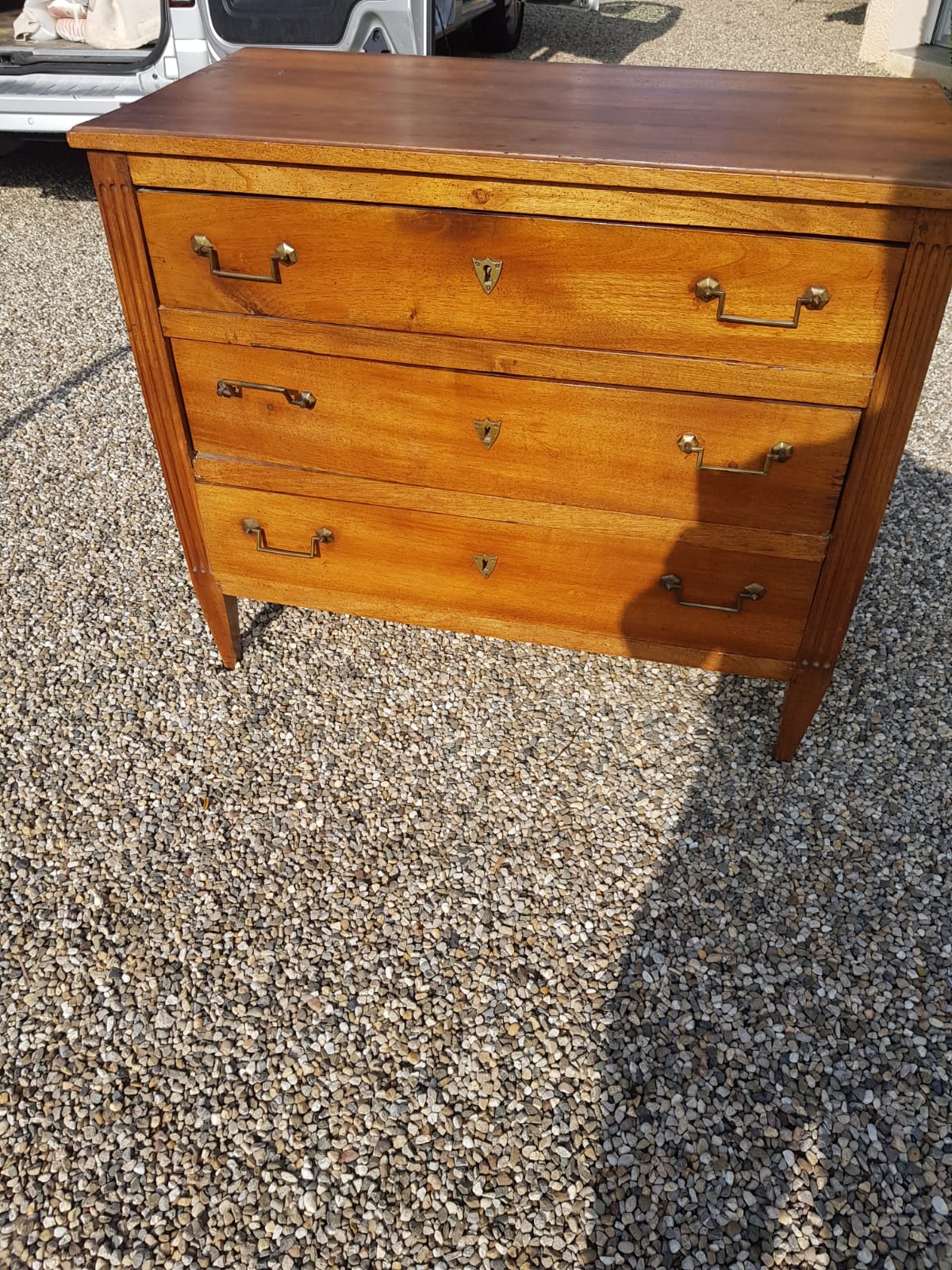 Walnut chest of drawers Louis XVI era