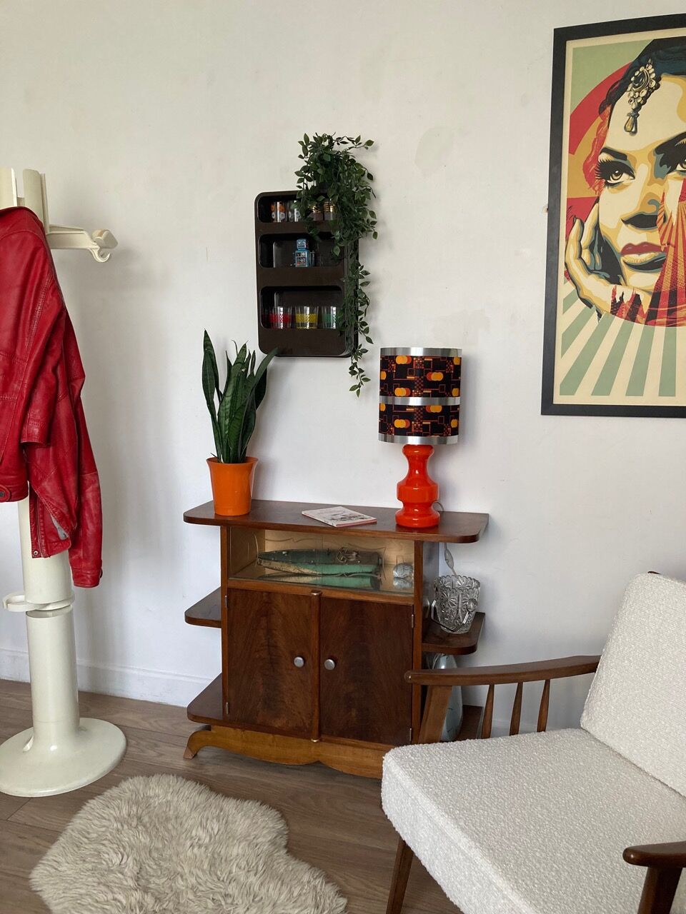 Brown plastic wall shelf Janlin Viaud