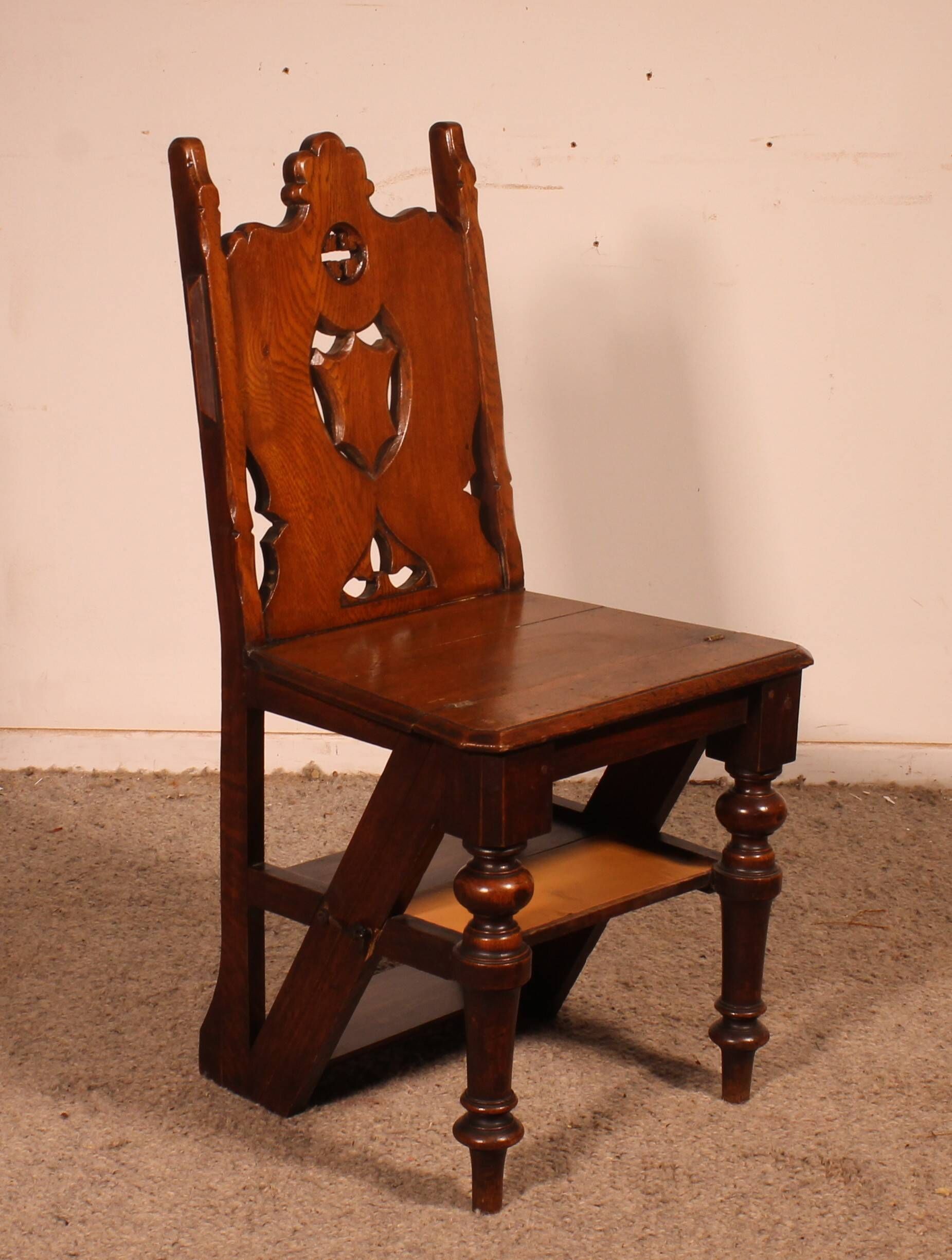 neogothic step stool - 19th century in oak