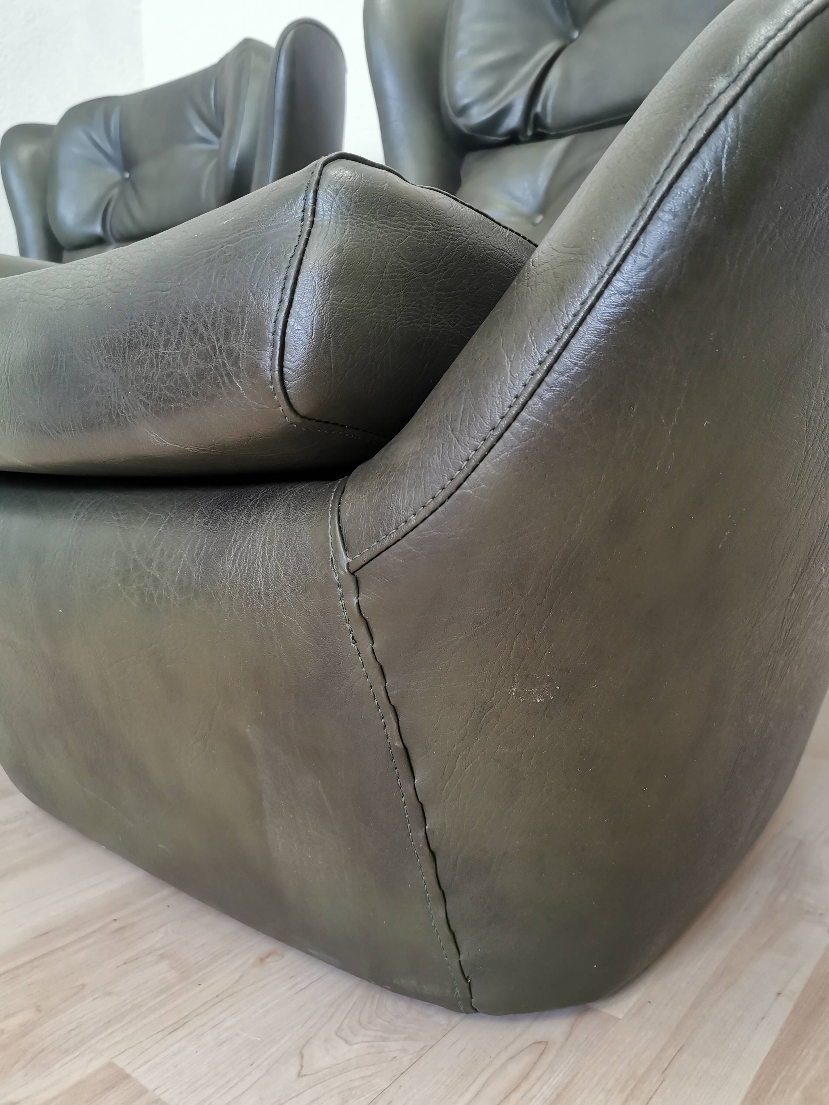 Vintage Dark Green Leather Lounge Armchair: 1970s Scandinavian Style