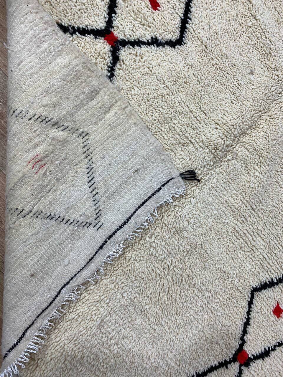 Handmade Moroccan Berber rug 253 X 153 CM