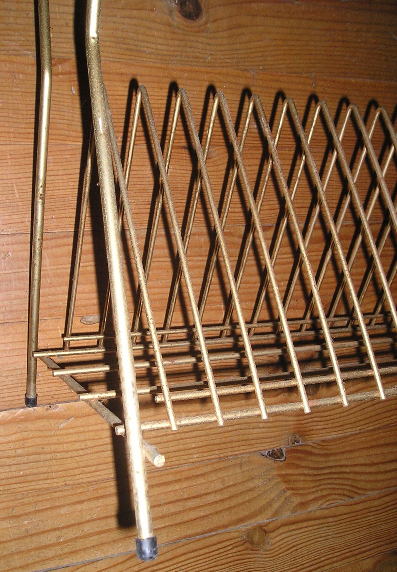 Vintage magazine rack sofa tip, 70's perforated metal