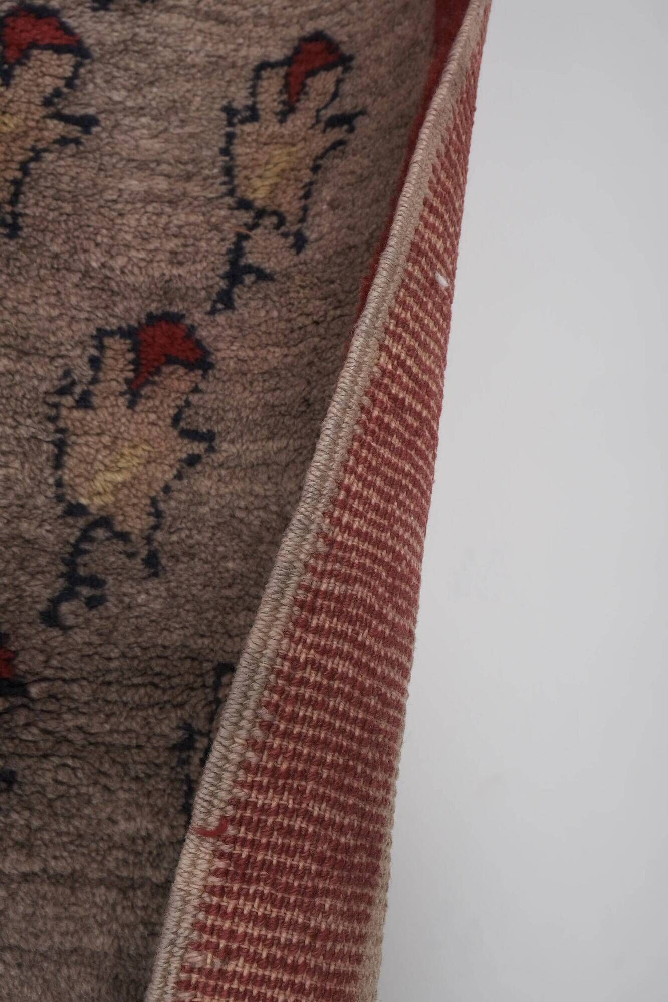 Vintage handmade Turkish rug 110x210 cm