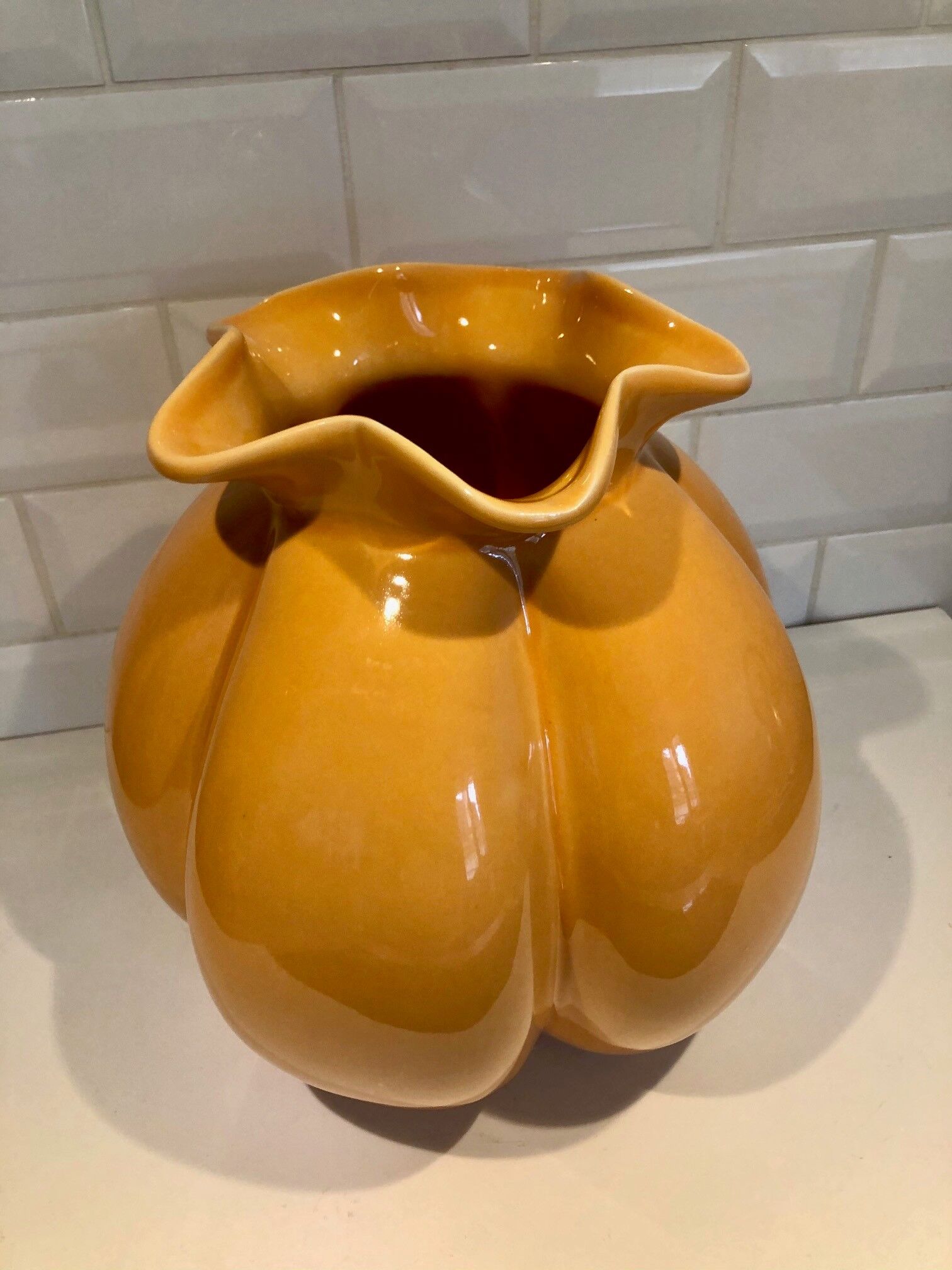 80s ribbed vase