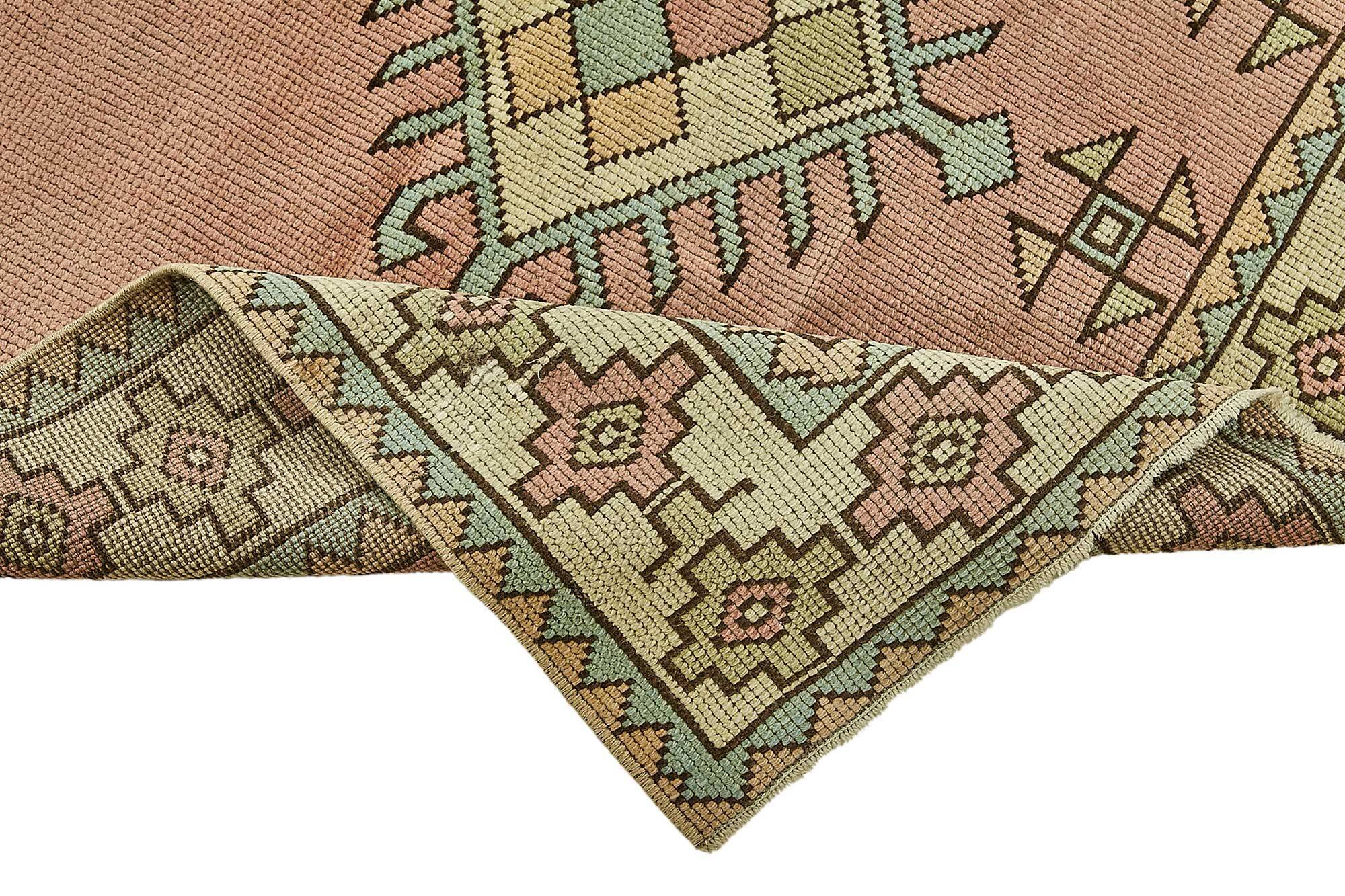 Turkish Vintage Anatolian Rug 124 cm x 190 cm