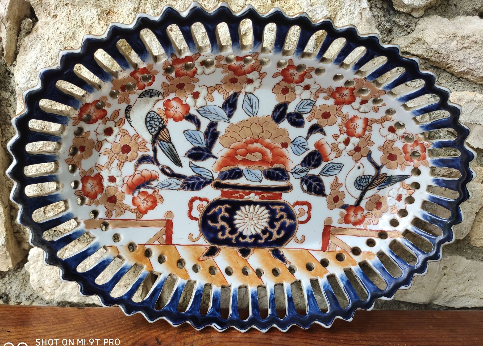 Central openwork dish in Chinese porcelain Adèle Carey