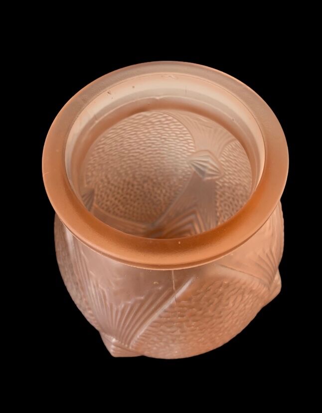 Art deco vase in powder pink glass