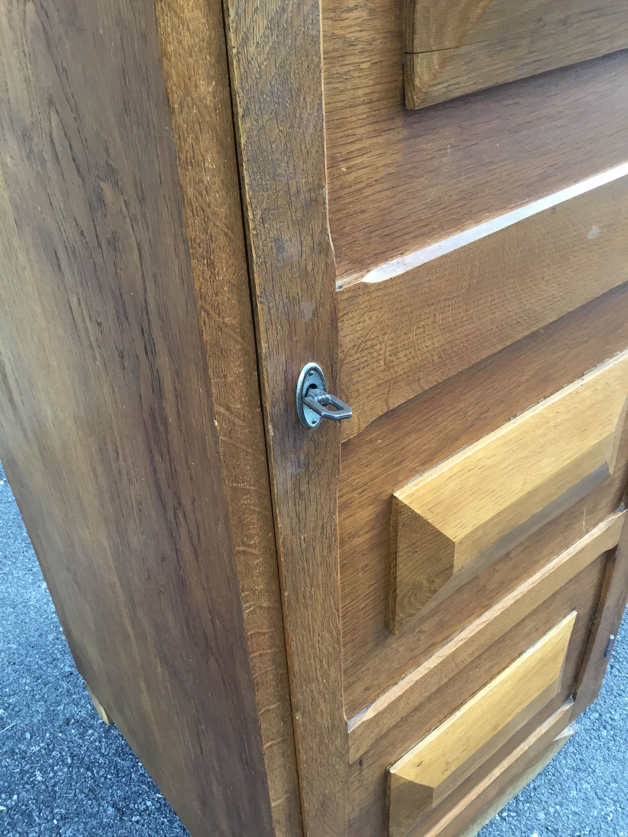 Art deco hat cabinet