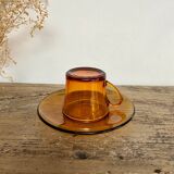 4 amber Duralex cups and saucers