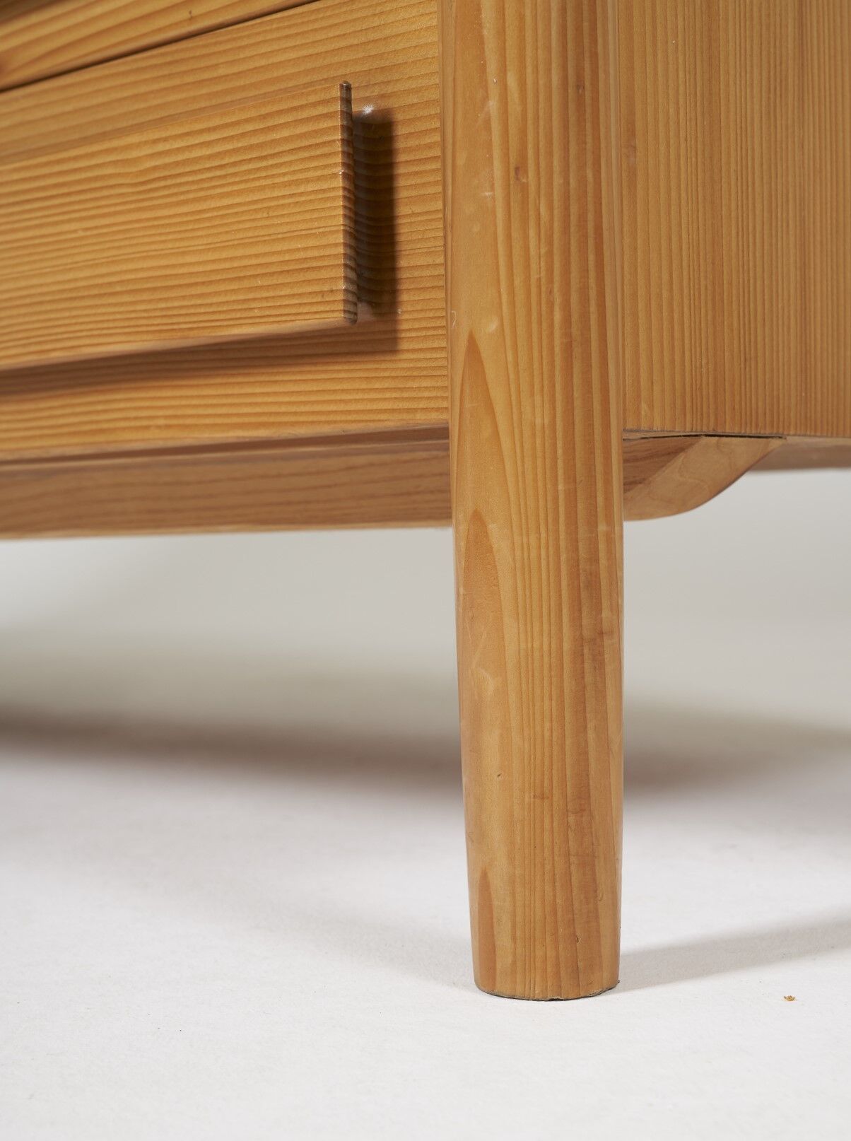 Ash chest of drawers