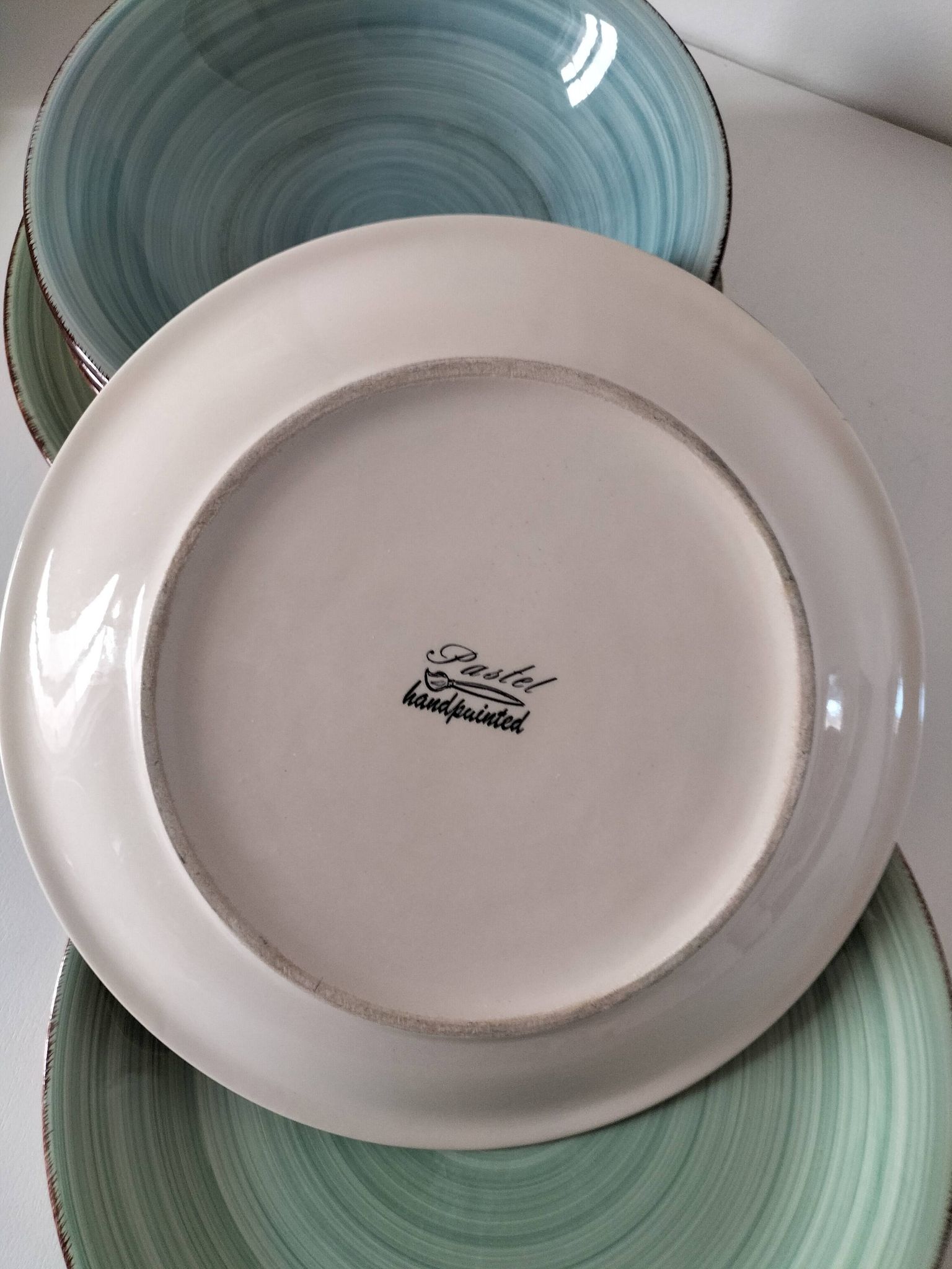 Set of 7 vintage flat and deep plates
