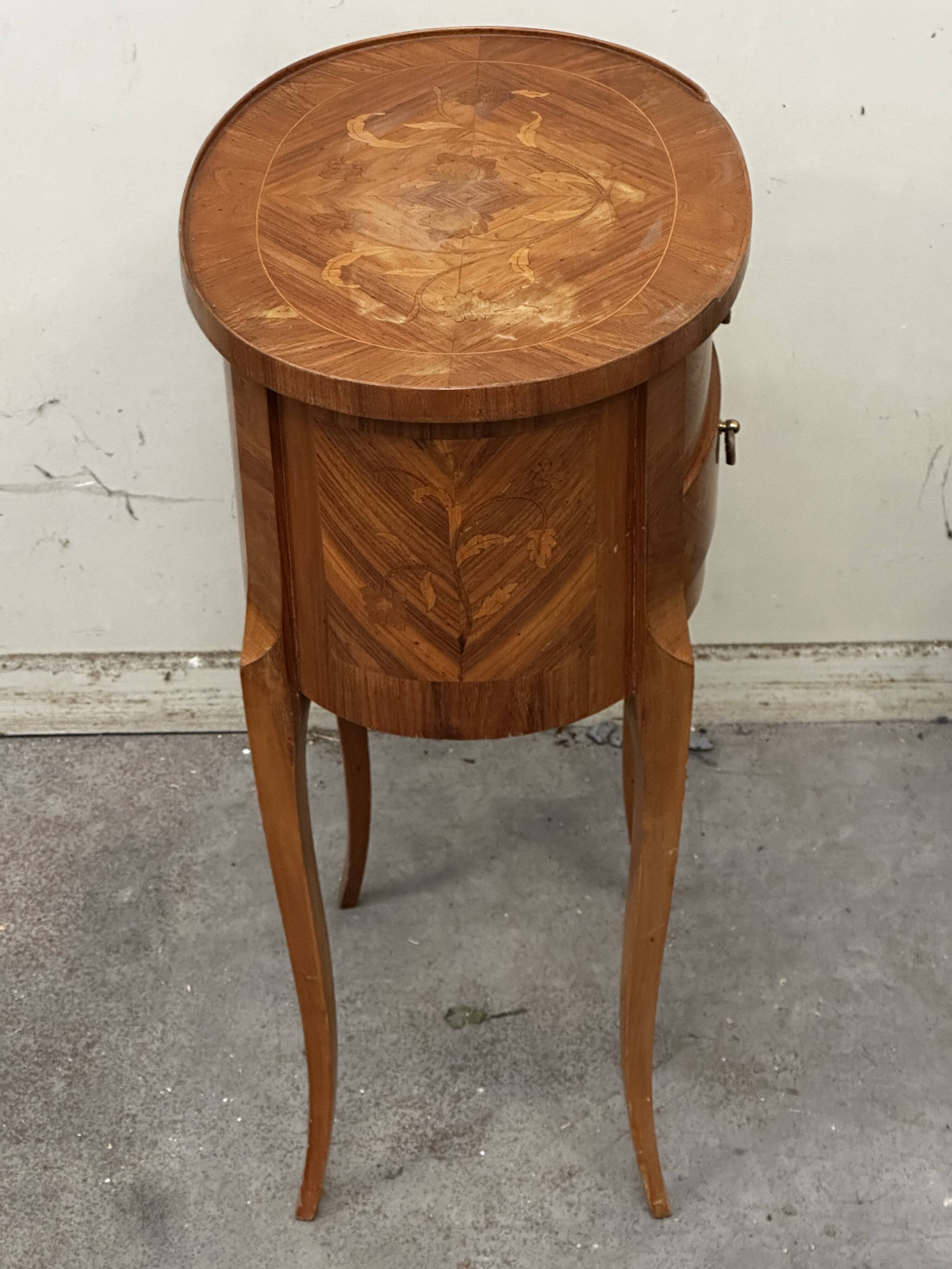 Oval side table in marquetry wood, Louis XVI style - early 20th century