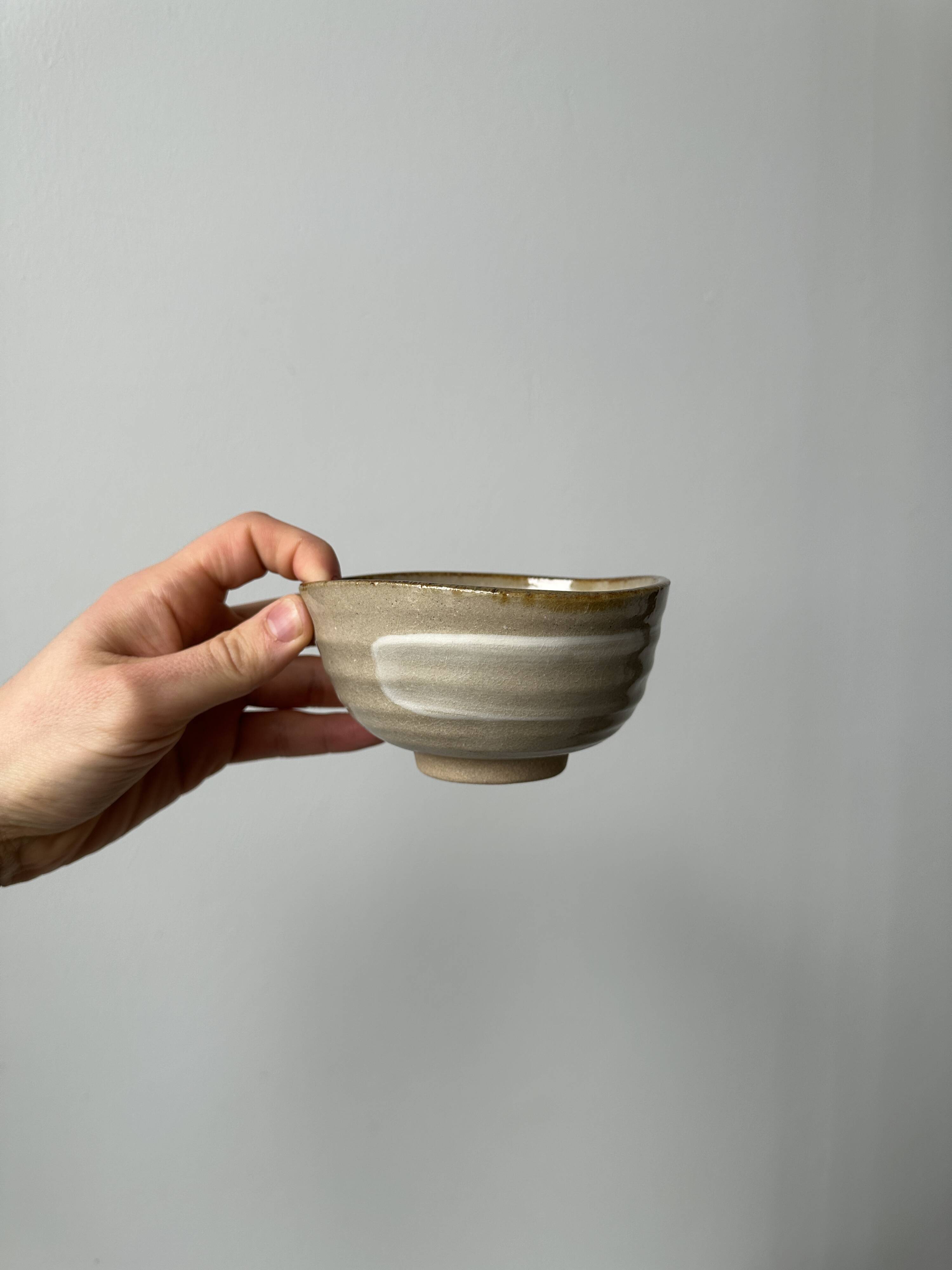 Set of 2 ceramic bowls