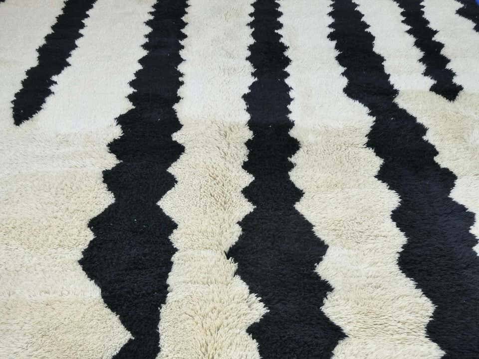 Tapis marocain abstrait Beni Mrirt 251 x 335 cm